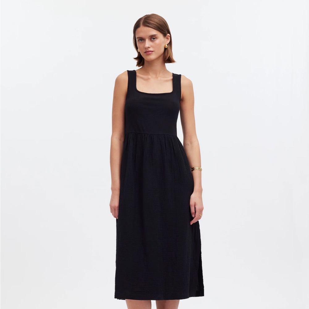 Elegant Black Sleeveless Dress
